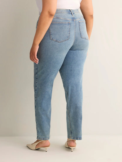 Light medium blue denim'