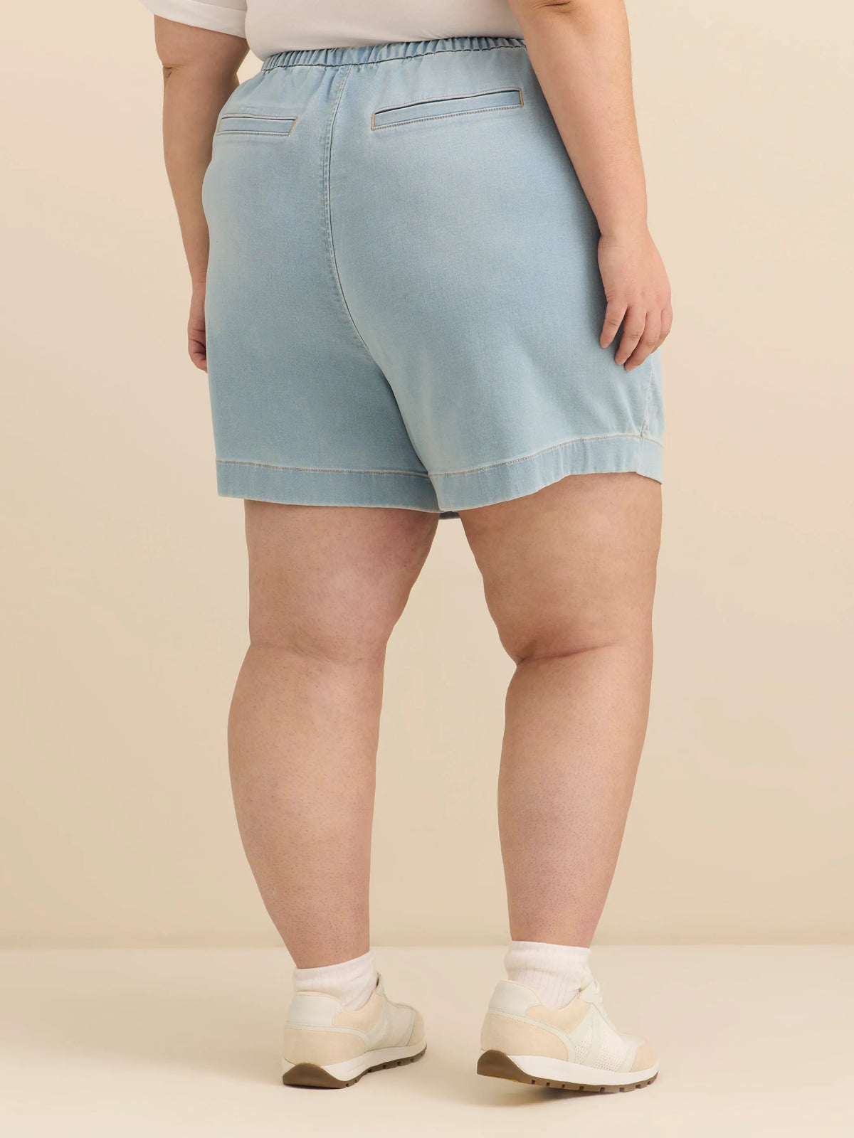 d/C Jeans Mid-Rise Knit-Like Denim Shorts