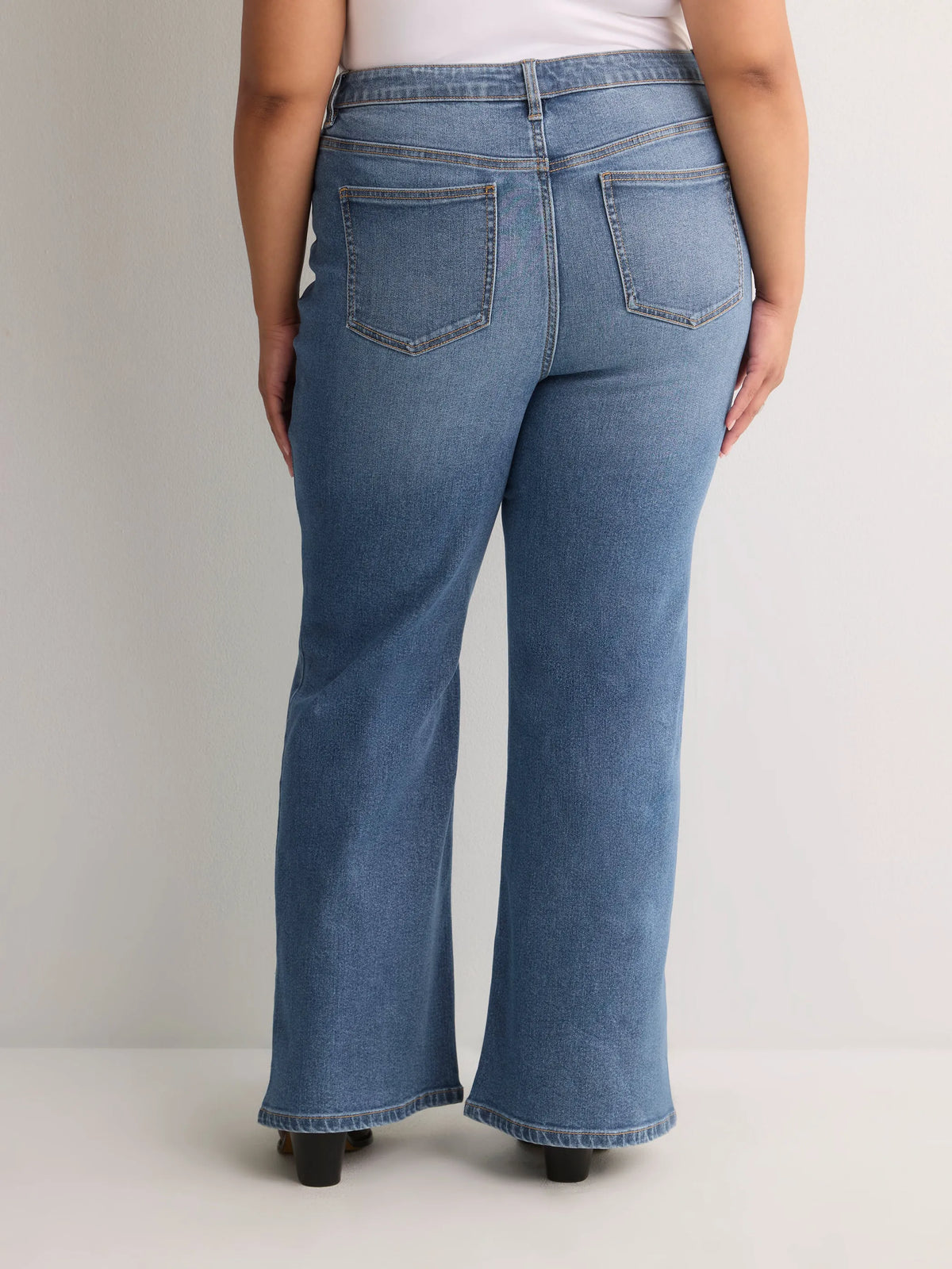 MEDIUM BLUE DENIM
